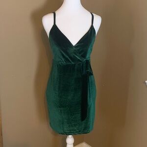 SBetro Forest Green Velvet Spaghetti Strap Mini Dress w Bow size Small